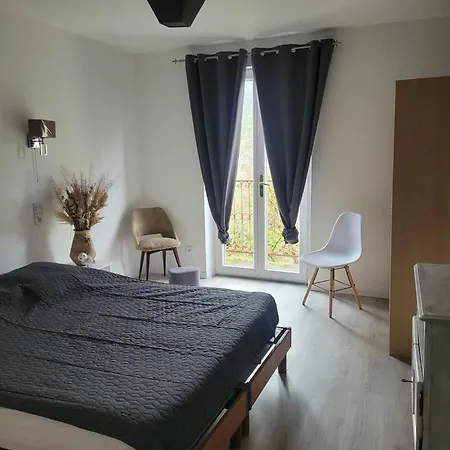 Le Randonneur Vic-sur-Cère